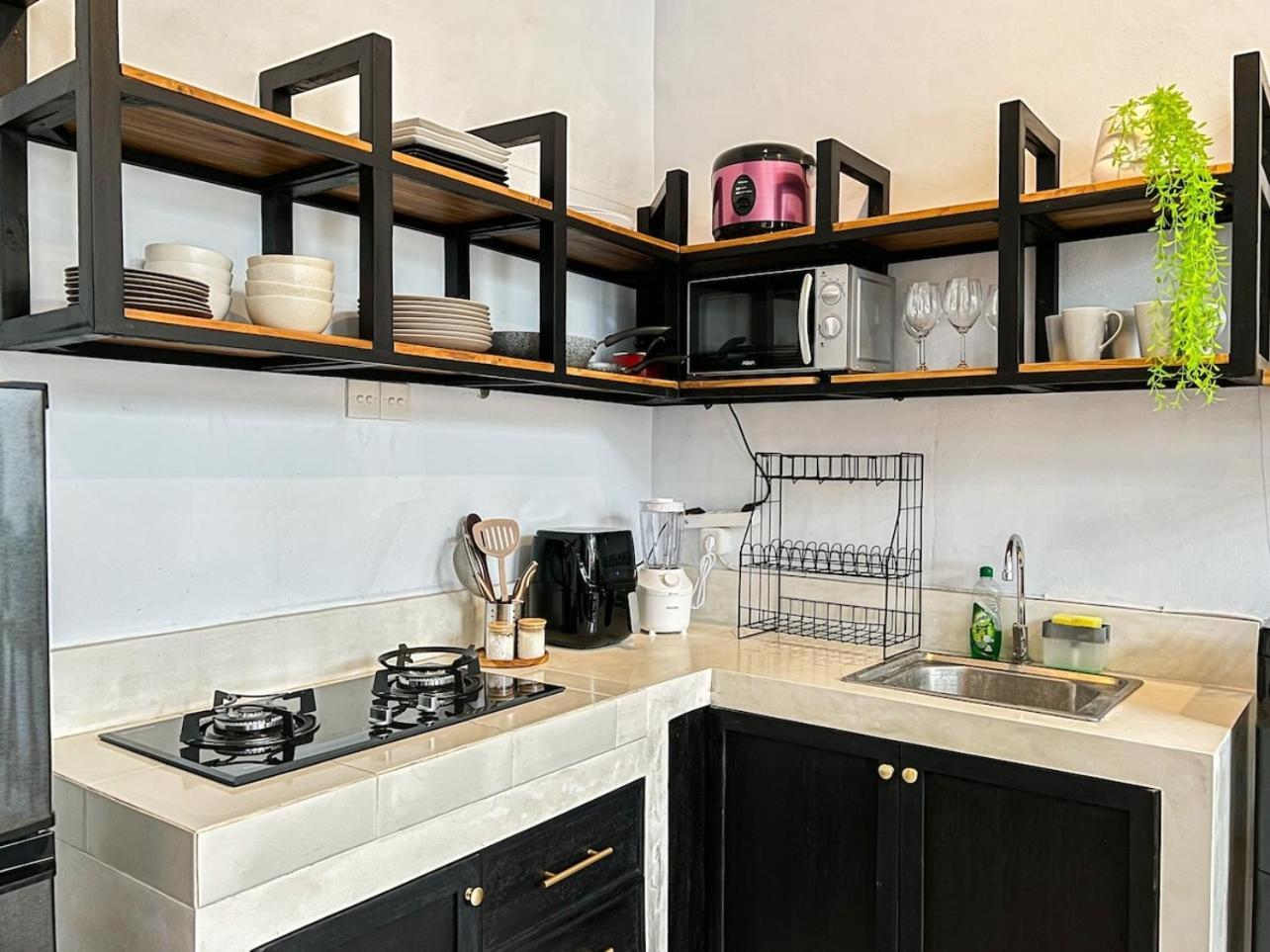 Island Boy Guesthouse T Prime Location In Canggu 外观 照片