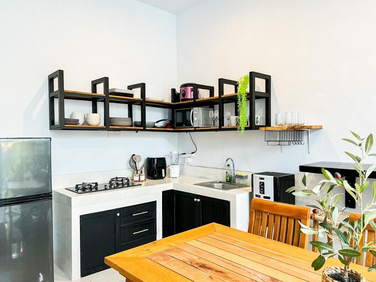 Island Boy Guesthouse T Prime Location In Canggu 外观 照片